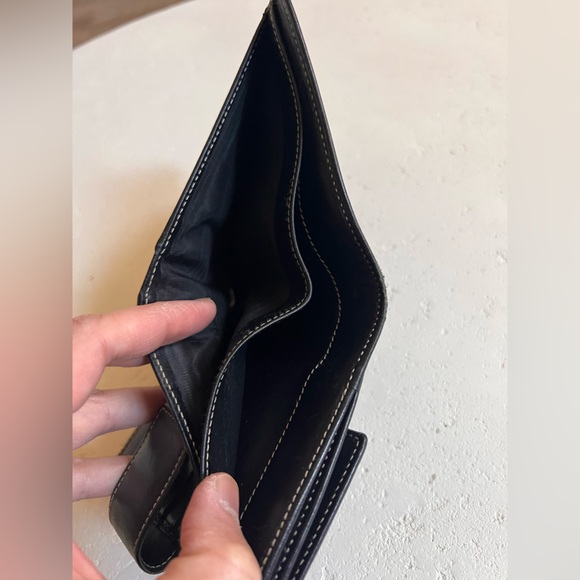 Gucci Vintage Leather Compact Wallet - Picture 5 of 13